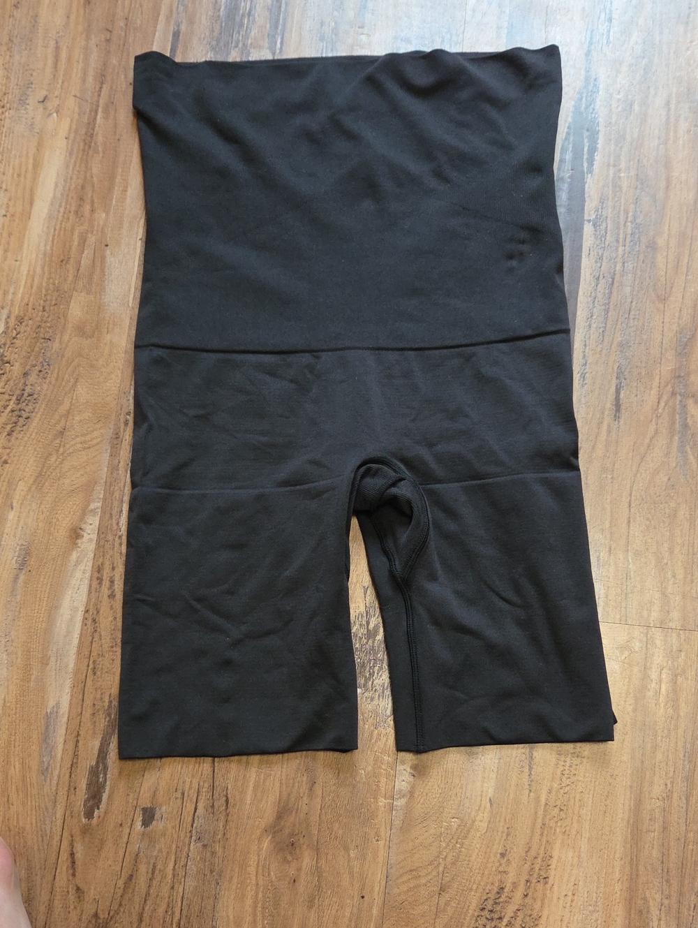 Maidenform  Black Shaping Shorts